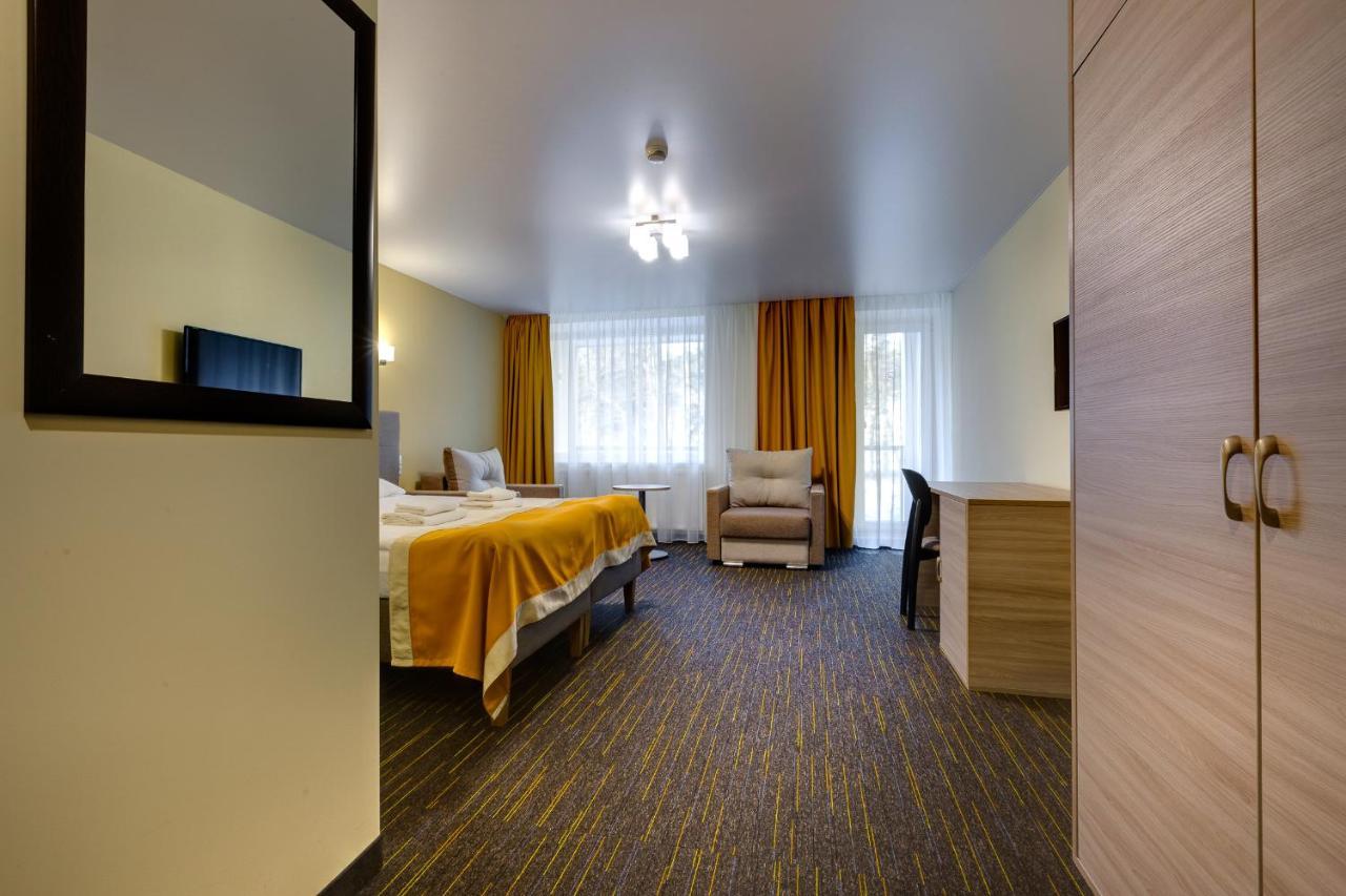 Liivarand Hotel Нарва-Йыэсуу Экстерьер фото